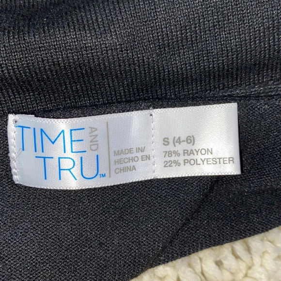 Time & Tru black knit sweater cardigan with pockets size small - Picture 5 of 5